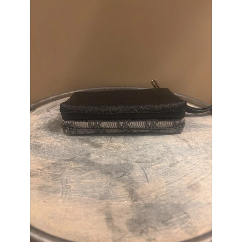 MICHAEL KORS Women's MK Signature Double‎ Zip Wristlet Clutch Wallet Black